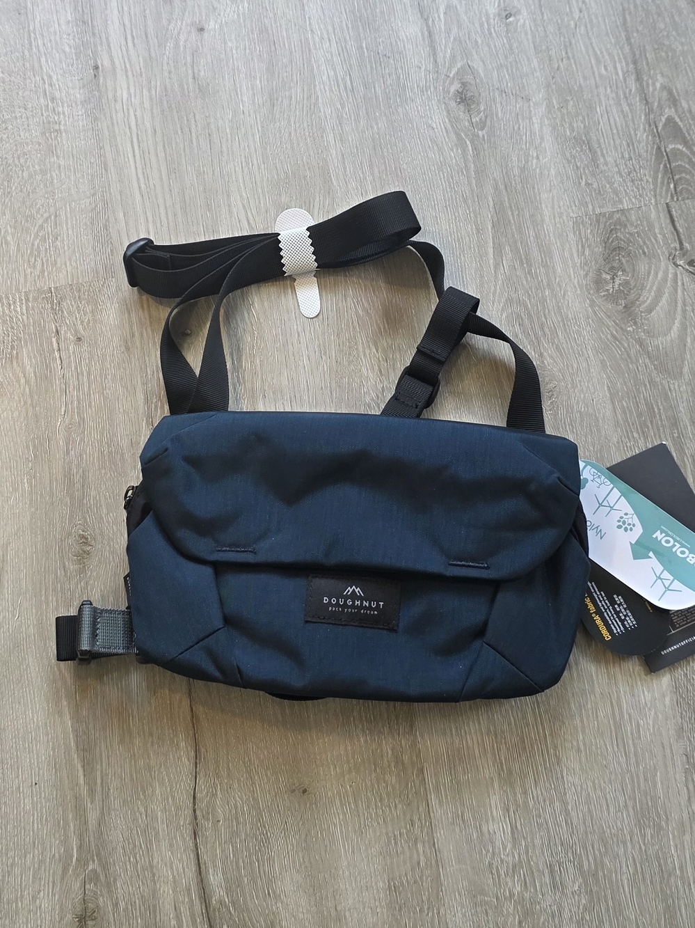 Doughnut Atom Ocean Power Series Pacific Blue Harness Bag 11 X 6 1/2. NEW